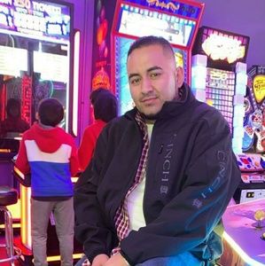 Meet your Posher, Javier